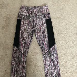 COLORFUL CROPPED WORKOUT LEGGINGS WITH POCKET